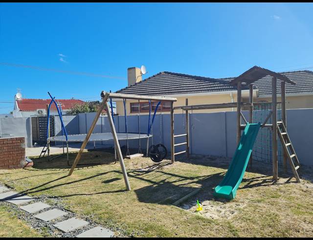 3 BEDROOM FREESTANDING SOLD IN THORNTON